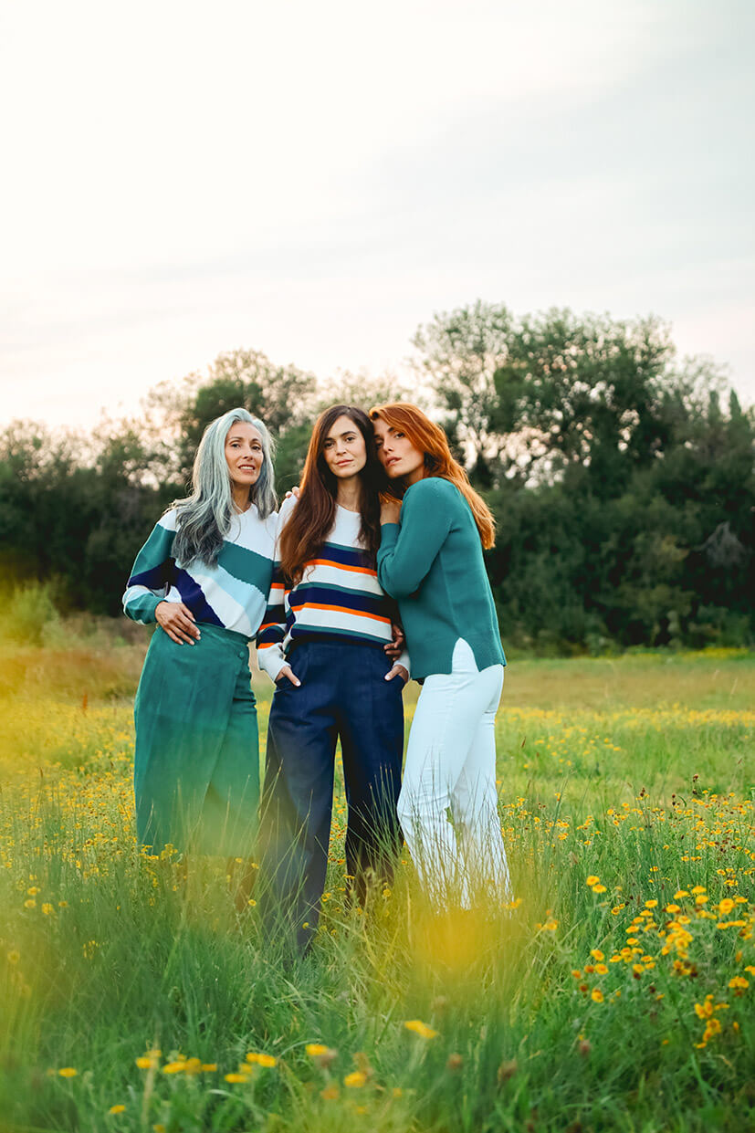 Pull multicolore femme laine 100% mérinos 4 couleurs vert bleu clair bleu marine blanc à col rond tricoté en intarsia